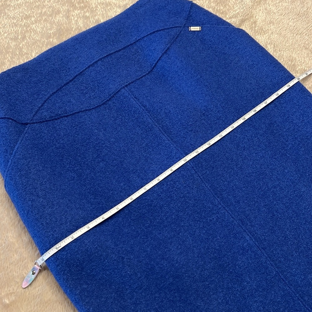 CHANEL Ready-To-Wear Wool Pencil Skirt - Picture 14 of 16